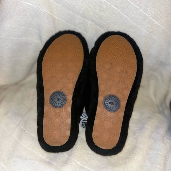 UGG Fluff Yeah Slide - Picture 8 of 9